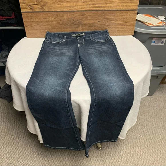 Maurice’s dark wash 13/14 regular fit straight bootcut in great condition - Picture 6 of 7